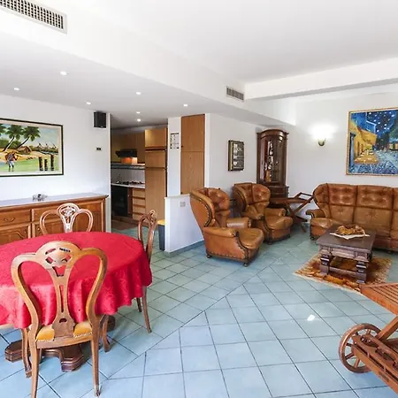 Casa Vacanza Flumini Resort *